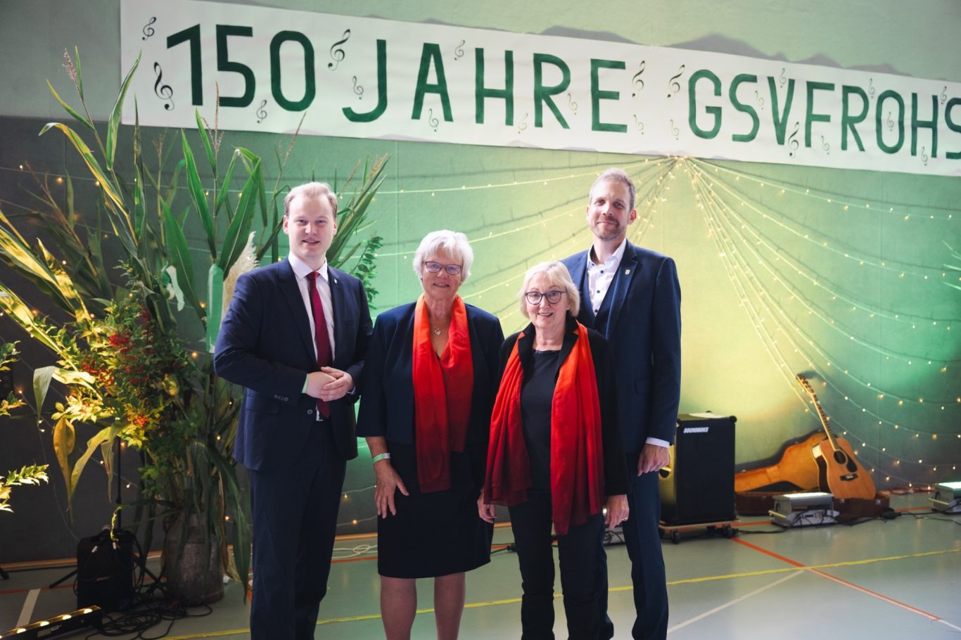 Gratulationen zum 150. Jubiläum durch den Landtagsabgeordneten und den Bürgermeister Der Vorstand nimmt Glückwünsche zum 150. Jubiläum an